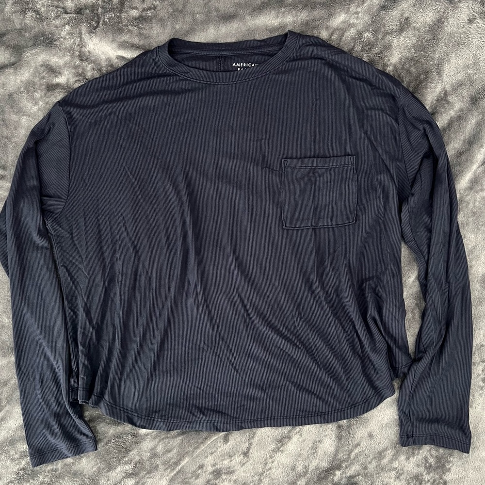 American Eagle Women’s Soft & Sexy Long Sleeve Pocket T-Shirt (Medium)